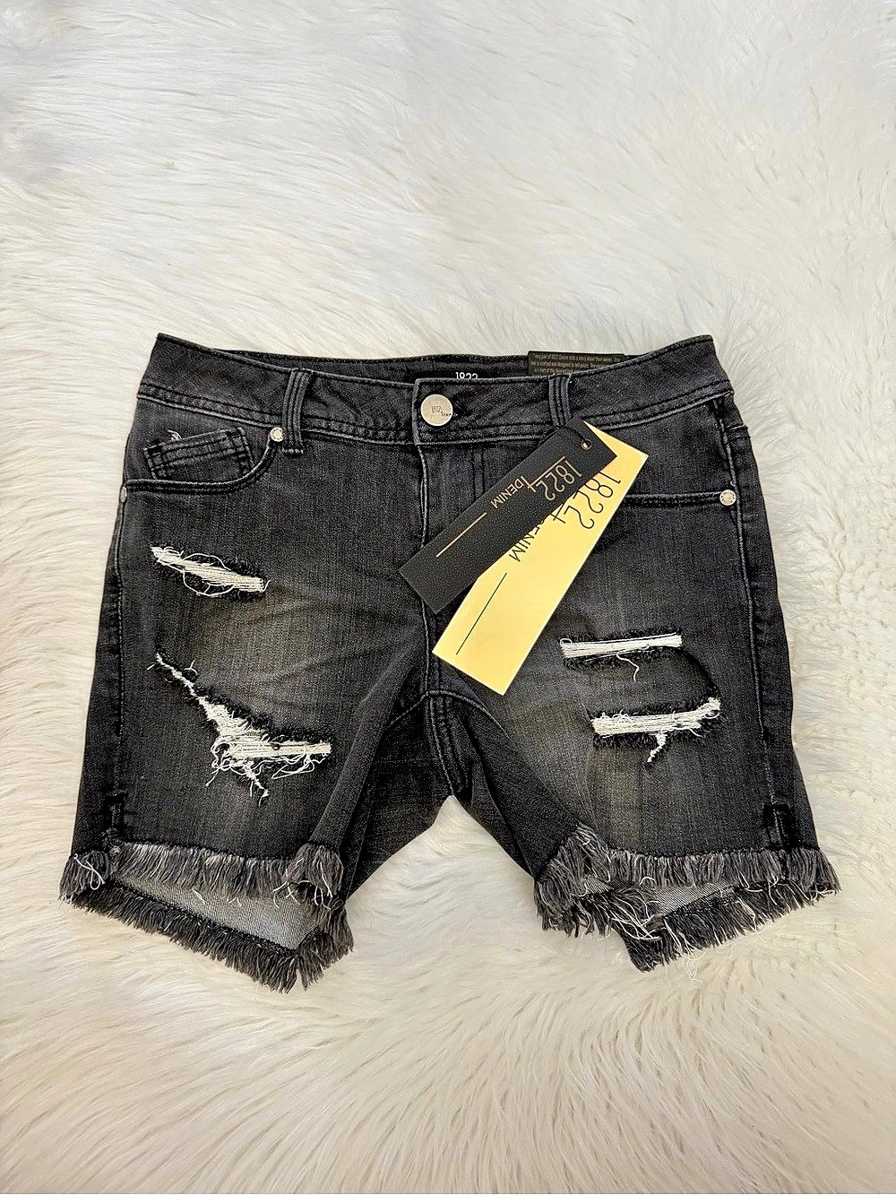 1822 Denim Distressed Black Denim Shorts Sz 26